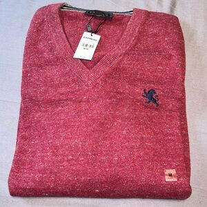 Express men’s V-neck sweater Medium NWT